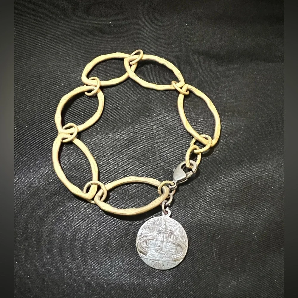 N/A elegant gold